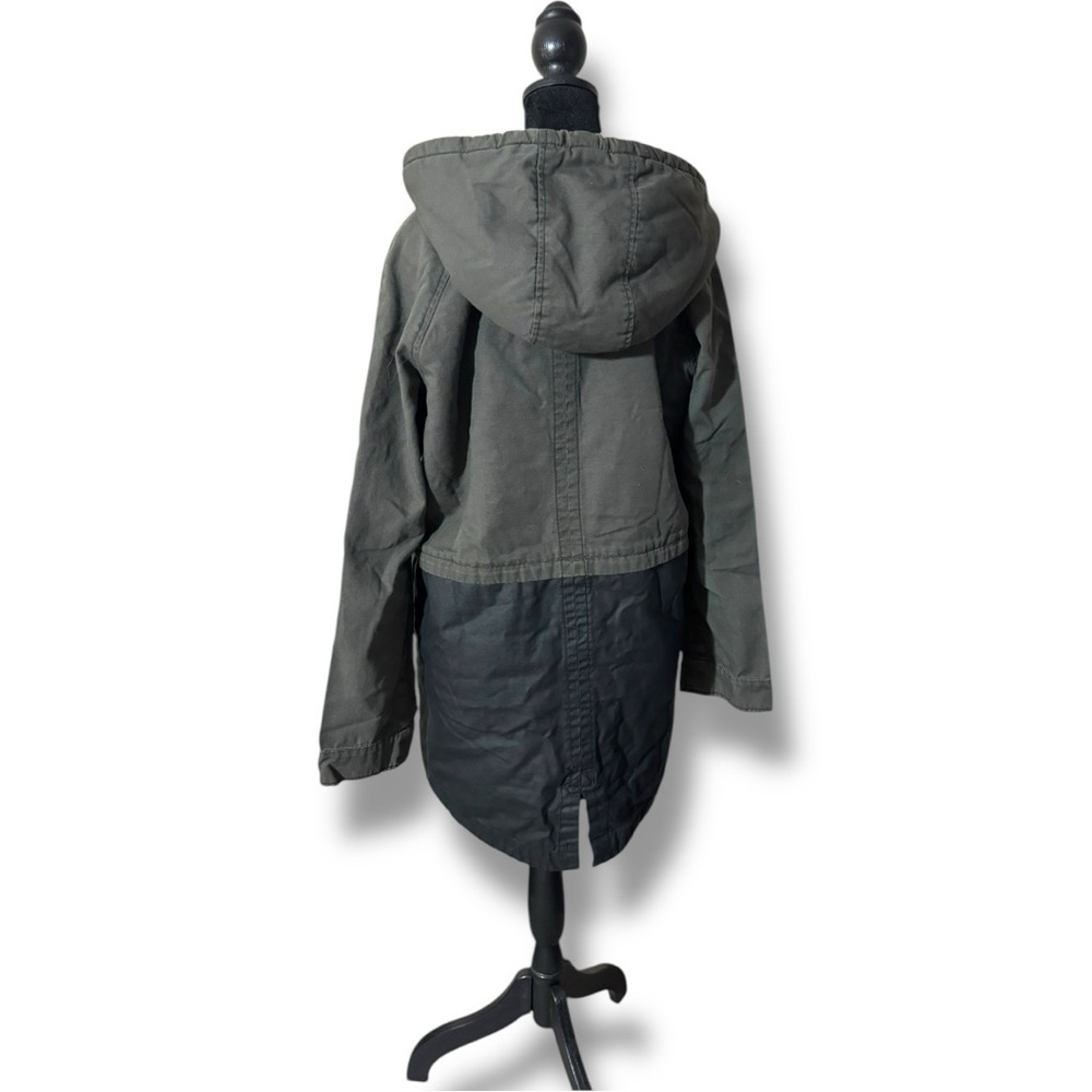 Sun & Shadow Hooded 2 Tone Faux Fur Lined Zip Up Canvas Army Fatigue Jacket - Picture 4 of 16
